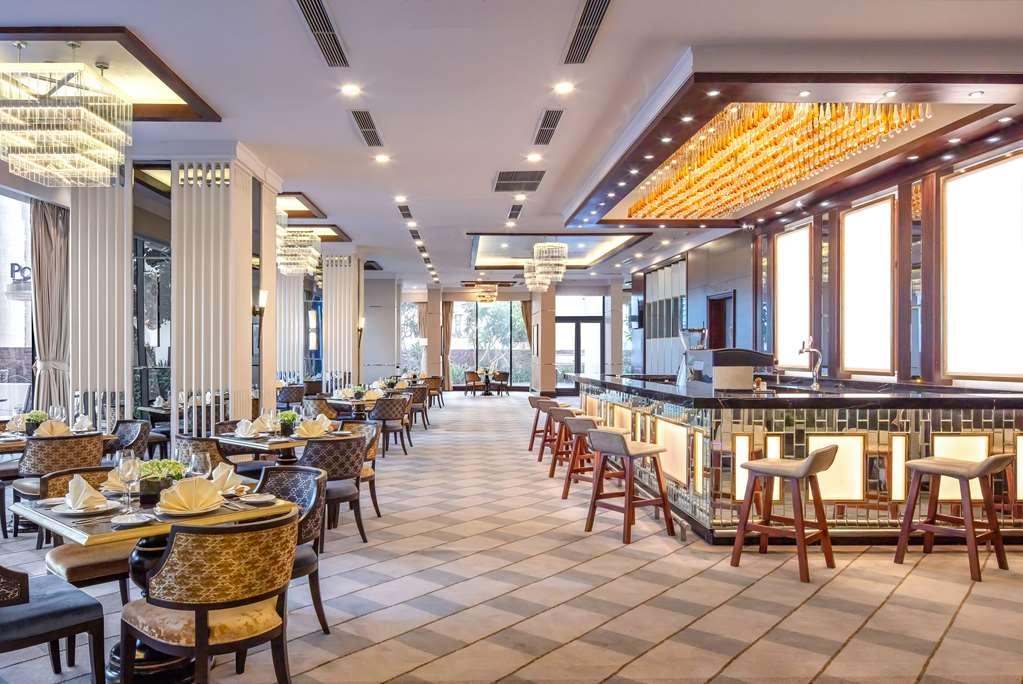 Melia Vinpearl Nha Trang Empire Hotel Restoran gambar